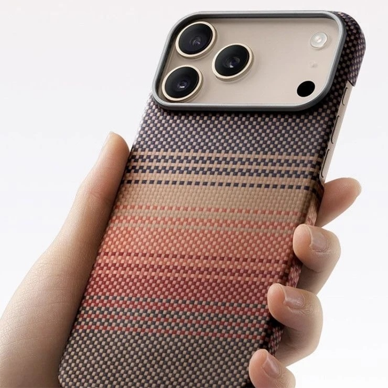 Premium Aramid Carbon Fiber iPhone Case – MagSafe Compatible Magnetic Cover with Ultra Thin Lightweight Design and Shockproof Protection
