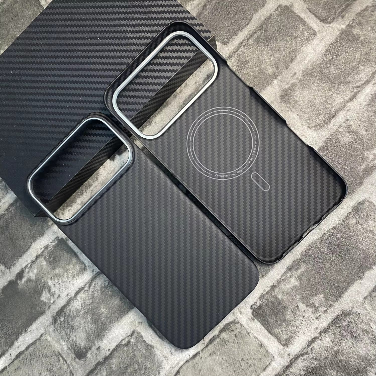 Premium Aramid Carbon Fiber iPhone Case – MagSafe Compatible Magnetic Cover with Ultra Thin Lightweight Design and Shockproof Protection